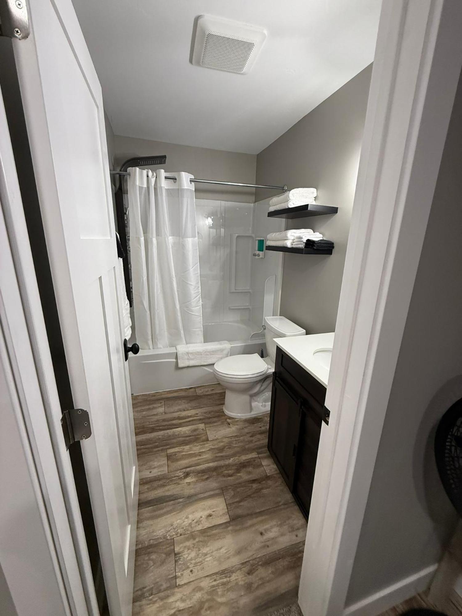 Iona Mercantile Bnb Rigby Bagian luar foto